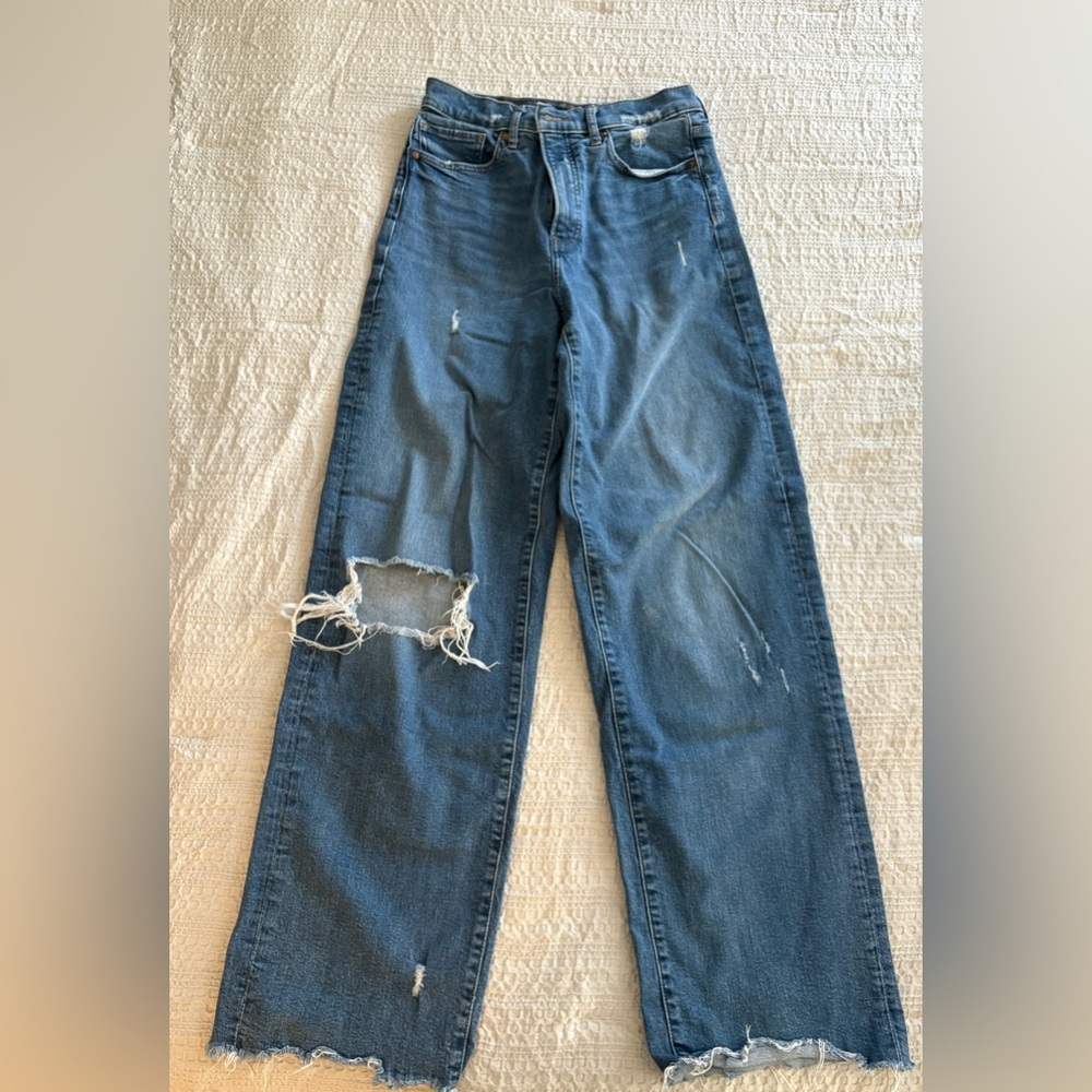 EXPRESS Distressed Blue Wide-Leg Jeans 90s Size 6 Long